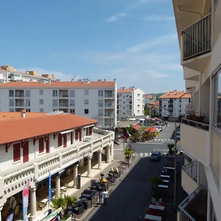 3 Pieces Au Coeur D'hendaye